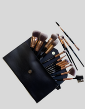 Carica l'immagine nel visualizzatore di Gallery, KIT PROFESSIONALE DI PENNELLI MAKE-UP